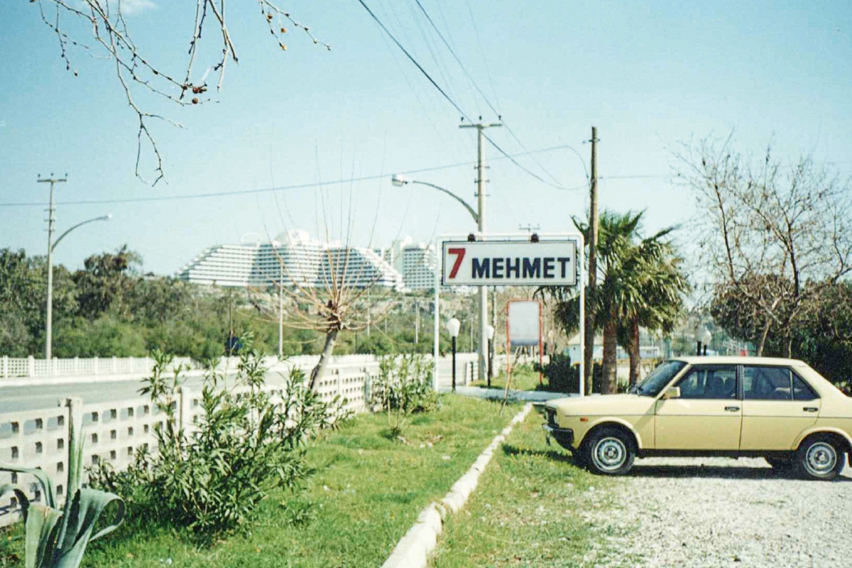 Konyaaltı Sahilindeki Dükkan